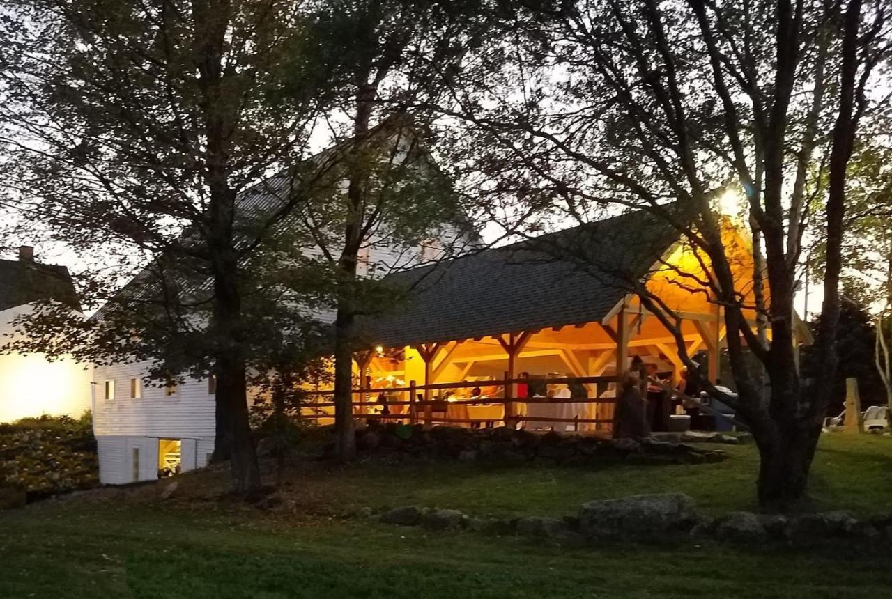 Highland Lake Inn Andover エクステリア 写真