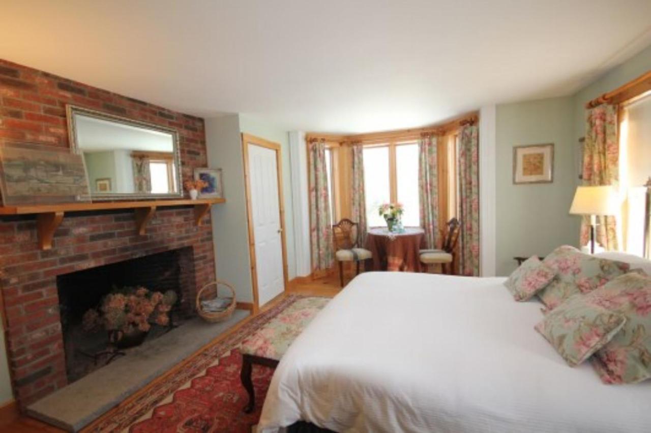 Highland Lake Inn Andover エクステリア 写真
